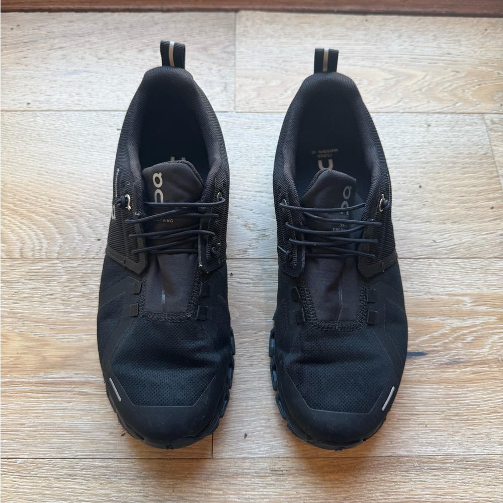On Running Women’s Black Athletic Shoes